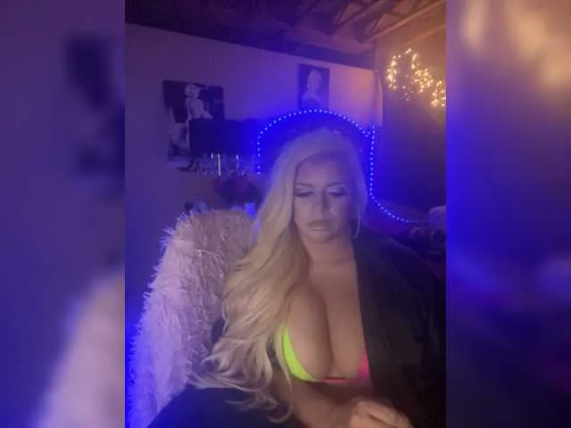 Live sex webcam photo for xtinastar #276297885