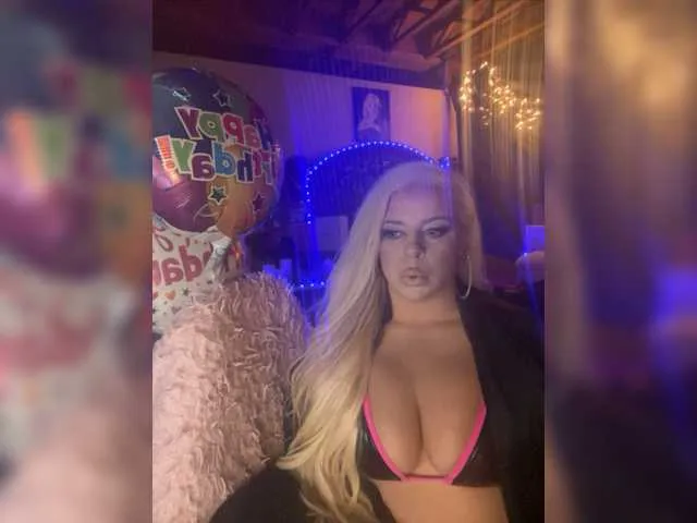 Live sex webcam photo for xtinastar #276423443