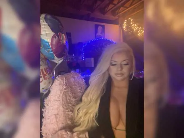 Live sex webcam photo for xtinastar #276458029