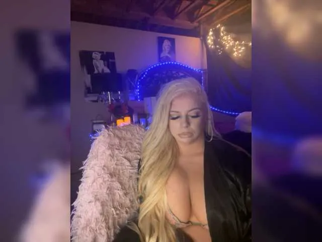 Live sex webcam photo for xtinastar #276681845