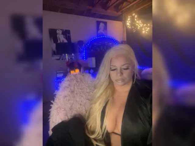 Live sex webcam photo for xtinastar #276691881