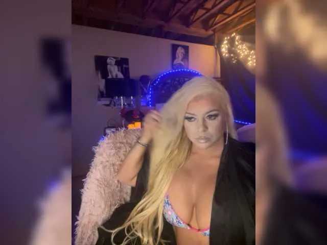 Live sex webcam photo for xtinastar #276698016