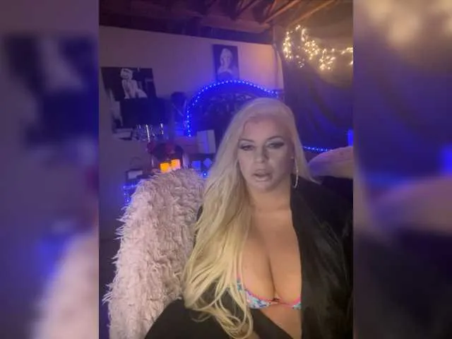 Live sex webcam photo for xtinastar #276701279