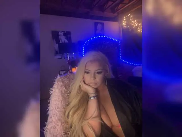 Live sex webcam photo for xtinastar #276723455