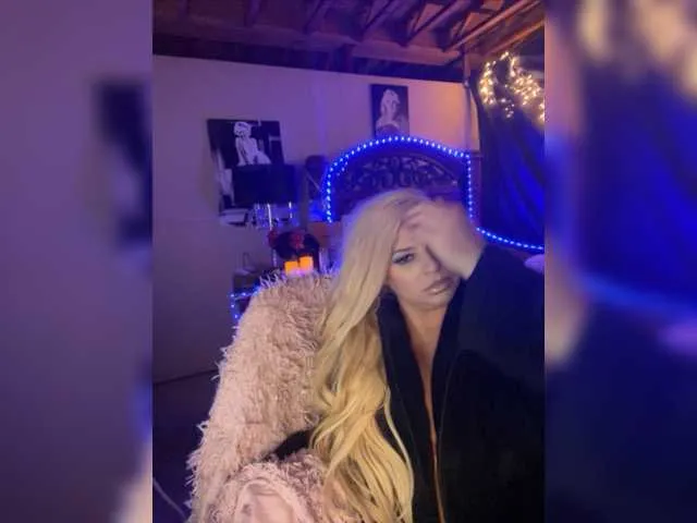 Live sex webcam photo for xtinastar #276730873