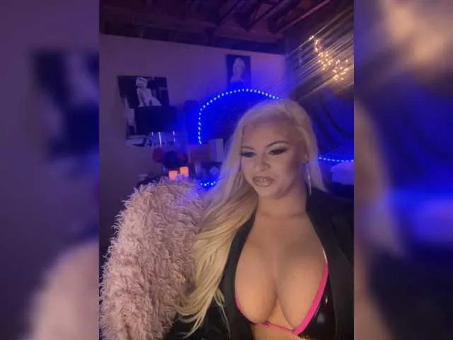 Live sex webcam photo for xtinastar #276894295