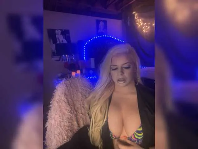 Live sex webcam photo for xtinastar #276934041