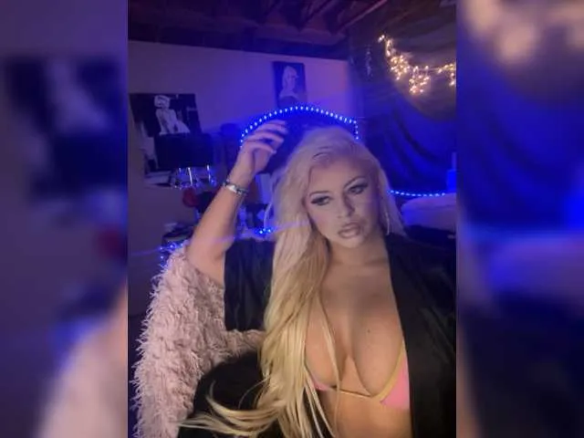 Live sex webcam photo for xtinastar #276936861