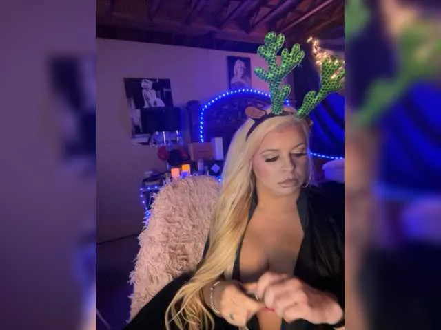 Live sex webcam photo for xtinastar #276946421