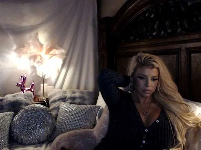 Live sex webcam photo for xtinastar #291172566