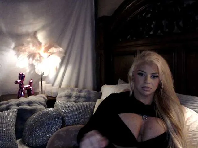 Live sex webcam photo for xtinastar #291310211