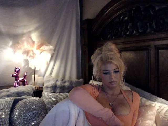 Live sex webcam photo for xtinastar #291351923