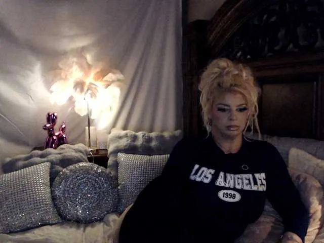 Live sex webcam photo for xtinastar #291404084