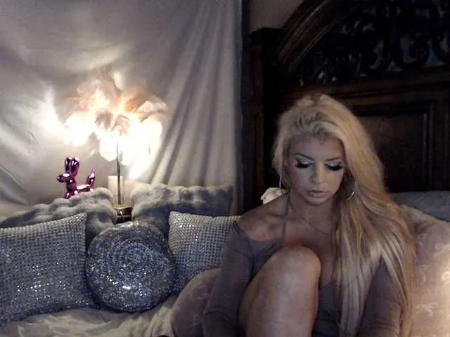 Live sex webcam photo for xtinastar #291416508