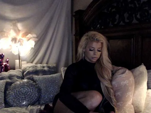 Live sex webcam photo for xtinastar #291441374