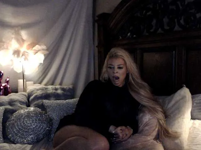 Live sex webcam photo for xtinastar #291443552