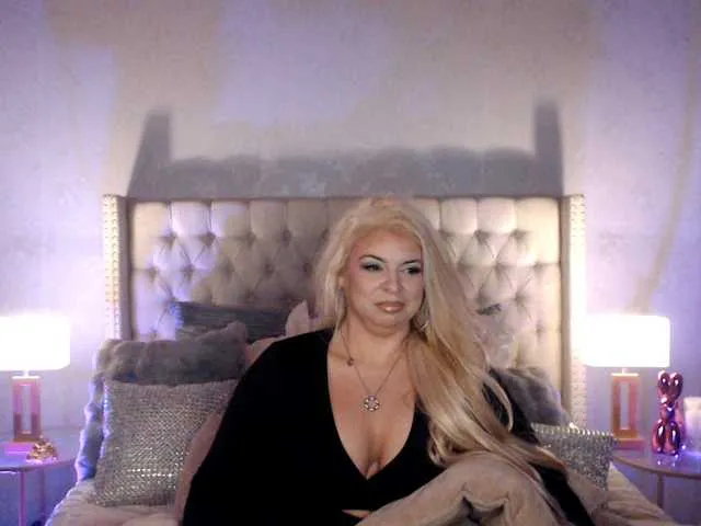 Live sex webcam photo for xtinastar #293662321
