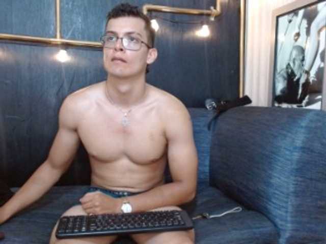 Live sex webcam photo for xtremexl #275622755