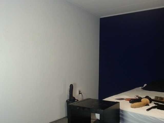 Live sex webcam photo for xx19hornyxx #277611692