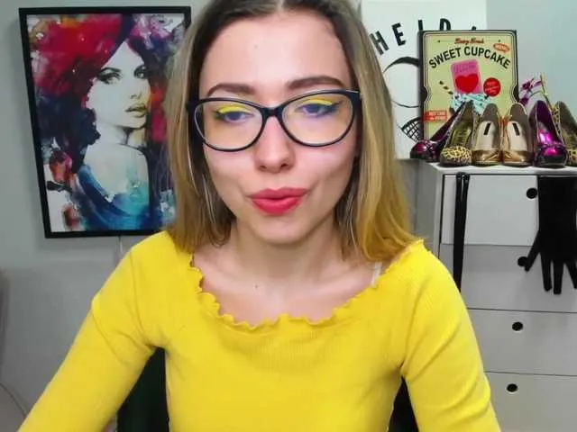 Live sex webcam photo for xxHeidiLove #272743254