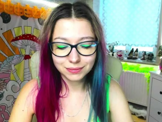 Live sex webcam photo for xxHeidiLove #276660000