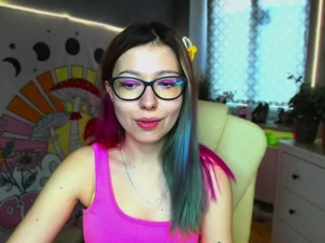 Live sex webcam photo for xxHeidiLove #276695465