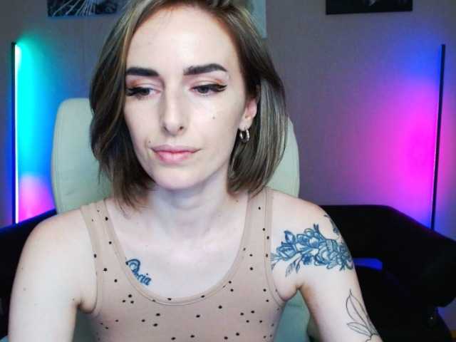 Live sex webcam photo for xxadrihanna #275576190