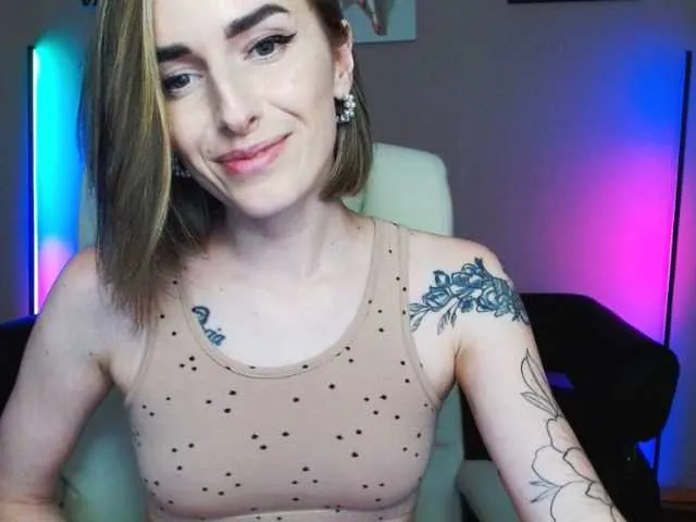 Live sex webcam photo for xxadrihanna #275592086