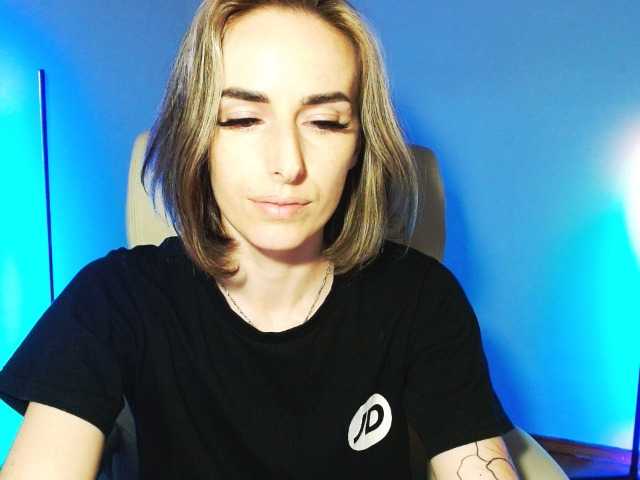 Live sex webcam photo for xxadrihanna #275729044