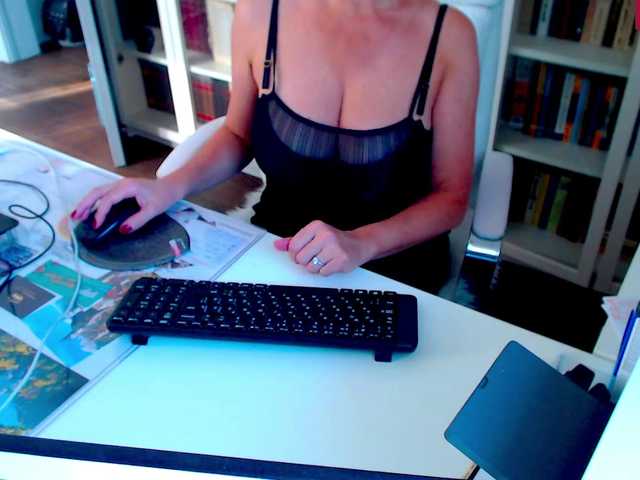 Live sex webcam photo for xxangelcatxx #290647881