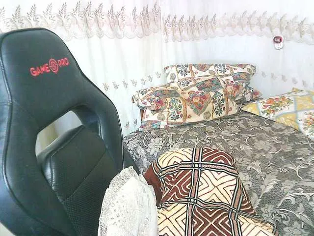 Live sex webcam photo for xxdaryaxx #276252754