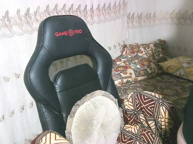 Live sex webcam photo for xxdaryaxx #276536114