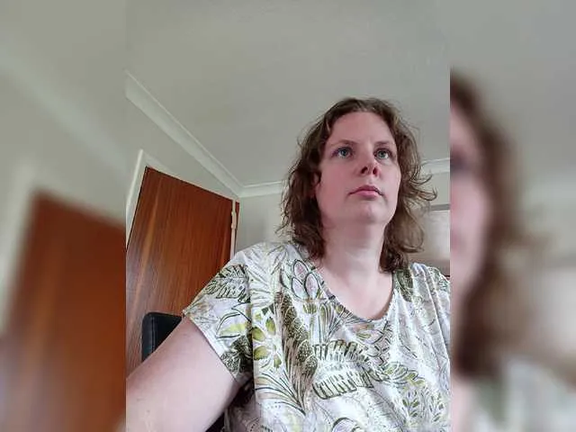 Live sex webcam photo for xxsexylindyxx #275940457