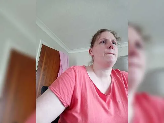 Live sex webcam photo for xxsexylindyxx #276004092