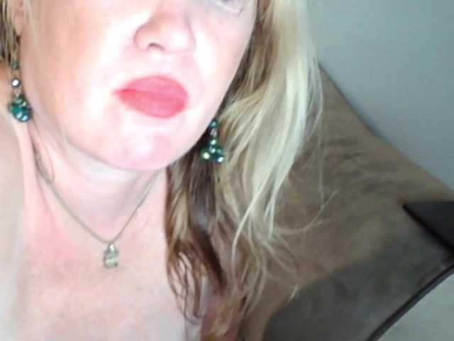 Live sex webcam photo for xxxangel43 #274280743