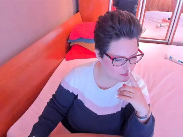 Live sex webcam photo for xxxkim #272174759