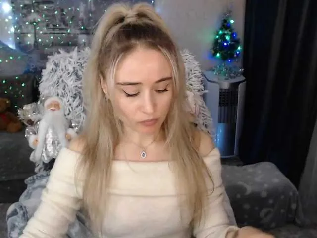 Live sex webcam photo for xyliganka777 #271689778