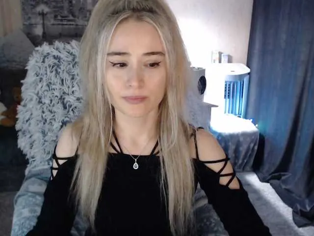 Live sex webcam photo for xyliganka777 #272102984