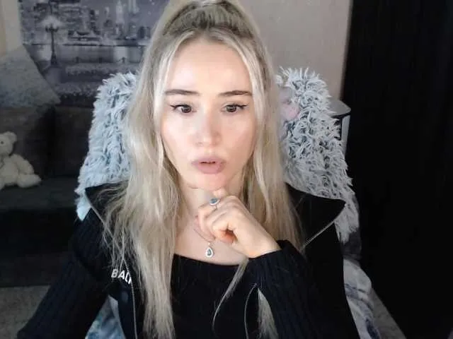 Live sex webcam photo for xyliganka777 #272167242