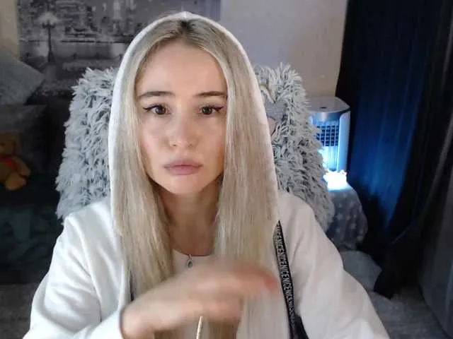 Live sex webcam photo for xyliganka777 #272182109