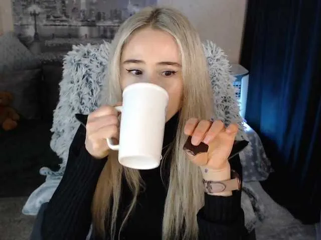 Live sex webcam photo for xyliganka777 #272196767