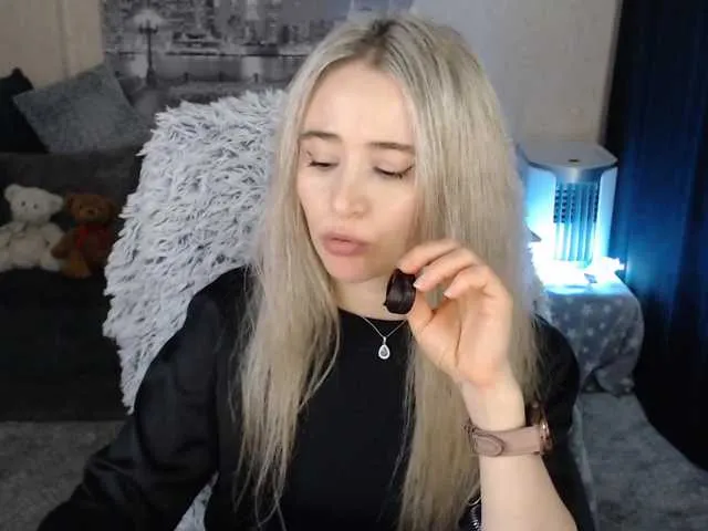 Live sex webcam photo for xyliganka777 #272273594