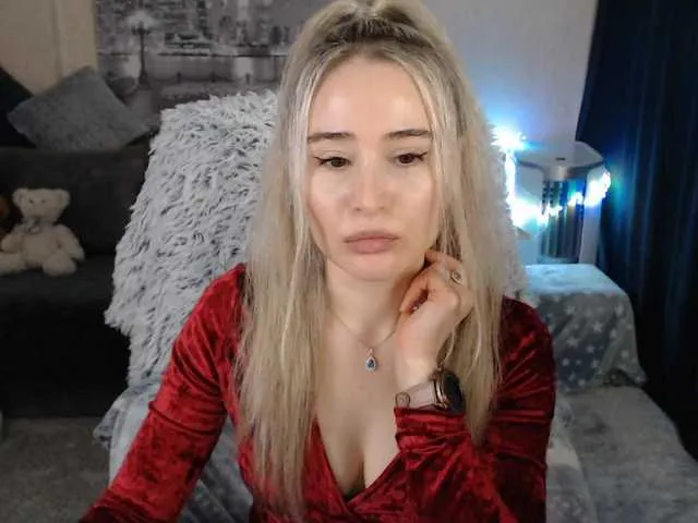 Live sex webcam photo for xyliganka777 #272300674