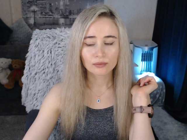 Live sex webcam photo for xyliganka777 #272403945