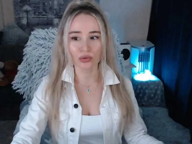 Live sex webcam photo for xyliganka777 #272470367