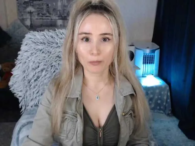 Live sex webcam photo for xyliganka777 #272483348