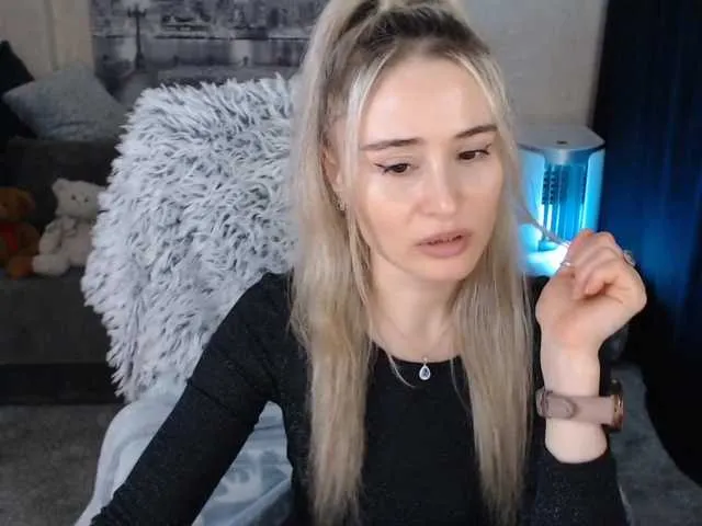 Live sex webcam photo for xyliganka777 #272558120