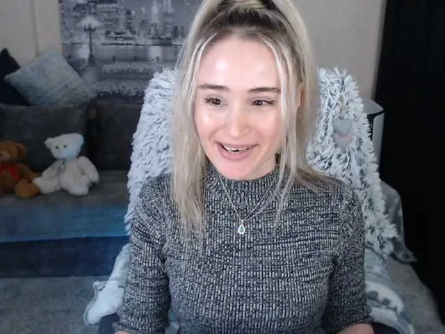 Live sex webcam photo for xyliganka777 #272658368