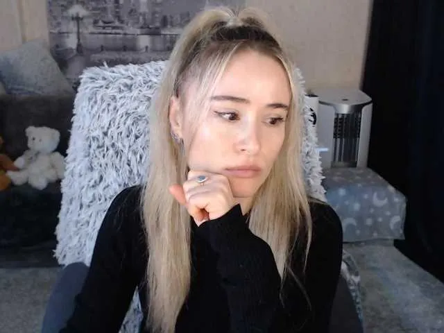 Live sex webcam photo for xyliganka777 #272728820