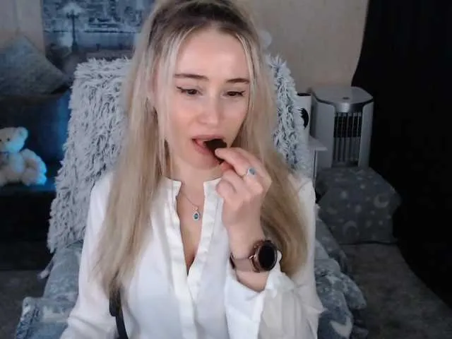 Live sex webcam photo for xyliganka777 #272795104